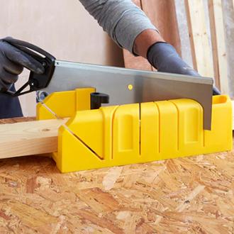 STANLEY CLAMPING MITRE BOX & SAW 1-20-600